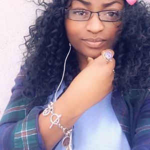 Meet your Posher, Sheena